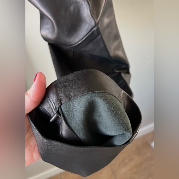 Danier Women’s Black 100% Leather Straight-Leg Pants Size 2 High Rise- bikercore - Picture 9 of 10